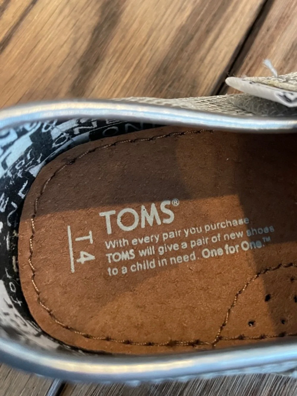 TOMS Toddler Silver Sparkle Slip-Ons Size T4